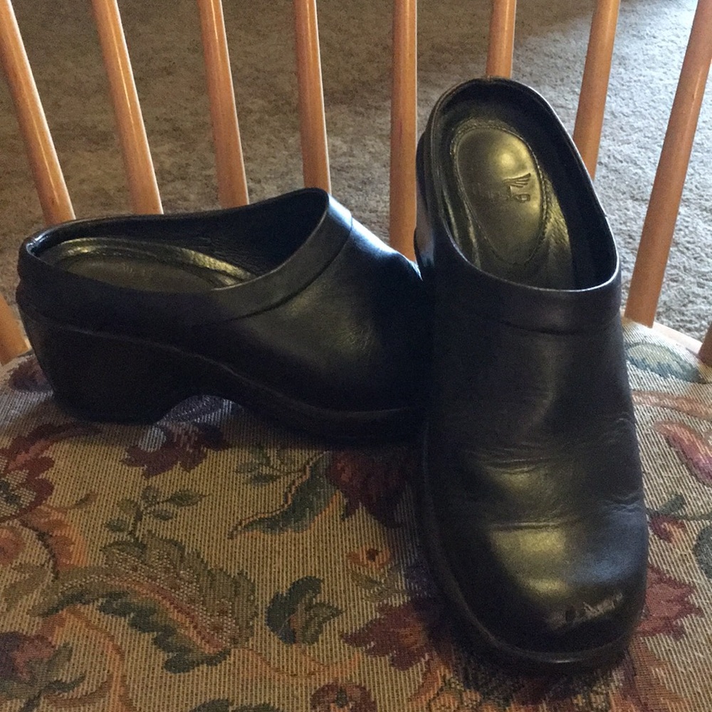 Dansko women’s size 40 (9.5/10)